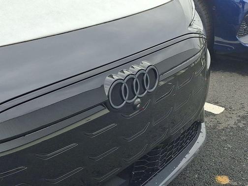 Magnet Gray 2027 Audi A6 e-tron Premium quattro