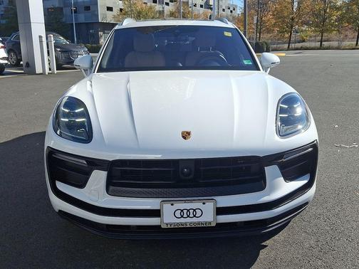 2024 Porsche Macan Base