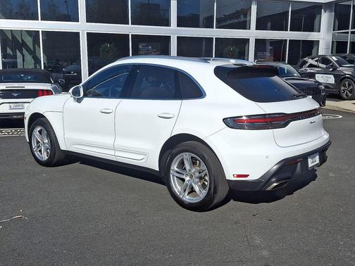 2024 Porsche Macan Base