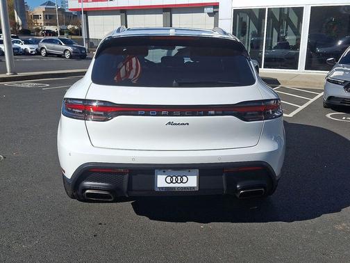 2024 Porsche Macan Base