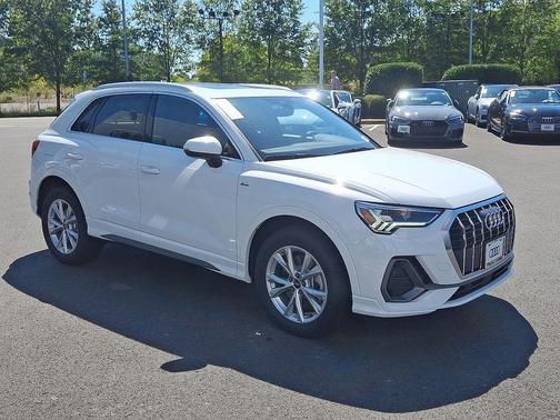 2025 Audi Q3 Premium 45 TFSI S line quattro Tiptronic