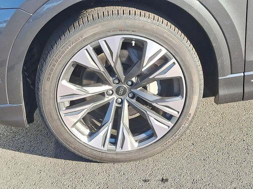 2026 Audi Q8 55 Premium Plus