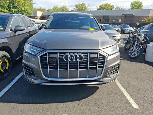 2021 Audi Q7 55 Premium Plus