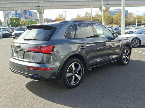 2022 Audi Q5 45 S line Premium Plus