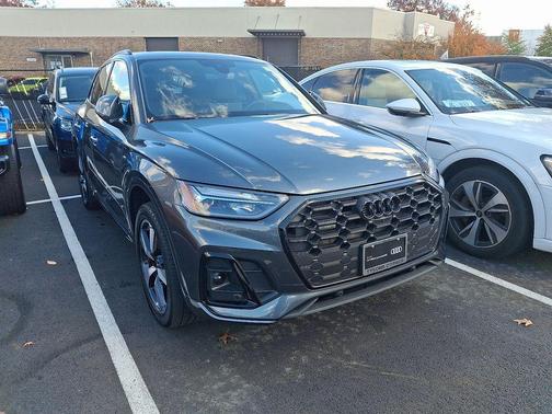 2022 Audi Q5 45 S line Premium Plus
