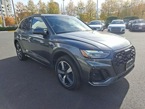 2022 Audi Q5 45 S line Premium Plus