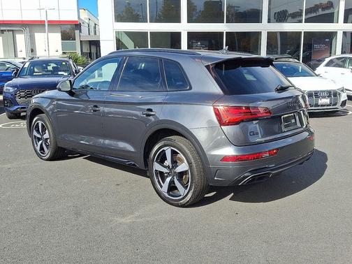 2022 Audi Q5 45 S line Premium Plus