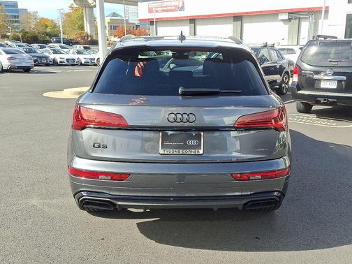 2022 Audi Q5 45 S line Premium Plus