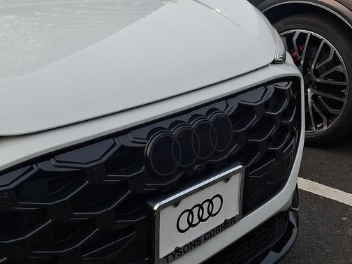 Glacier White Metallic 2026 Audi Q3