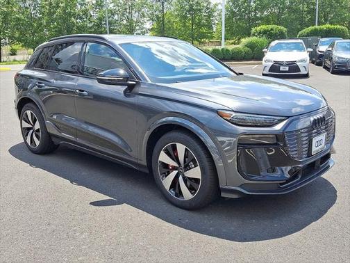 2025 Audi SQ6 e-tron Prestige quattro