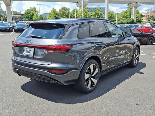 2025 Audi SQ6 e-tron Prestige quattro
