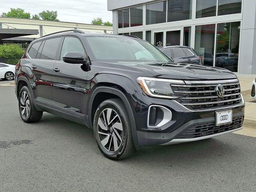 Deep Black 2024 Volkswagen Atlas 2.0T SE w/Technology 4MOTION