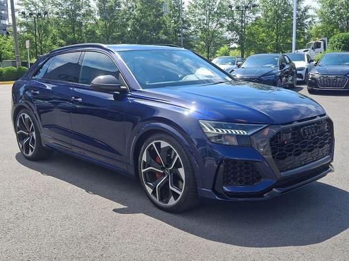 Navarra Blue Metallic 2023 Audi RS Q8 4.0T