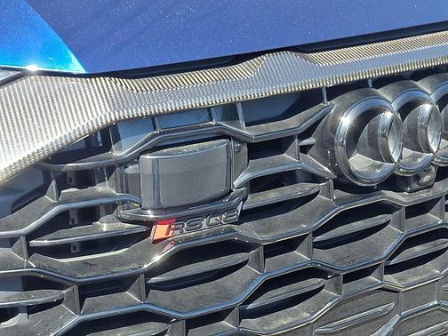 Navarra Blue Metallic 2023 Audi RS Q8 4.0T