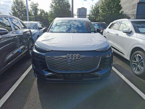 2025 Audi Q6 e-tron Premium Plus quattro