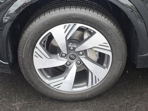2025 Audi Q6 e-tron Premium Plus quattro