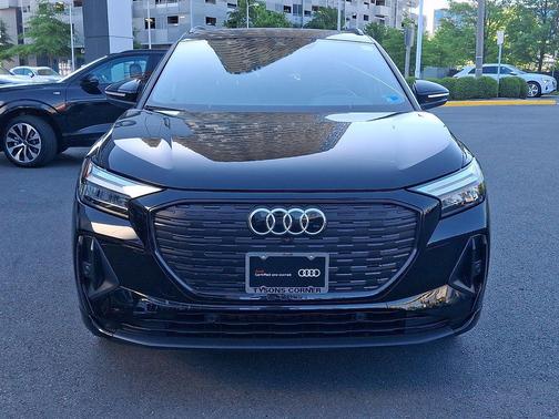 Mythos Black Metallic 2023 Audi Q4 e-tron Premium 50 quattro
