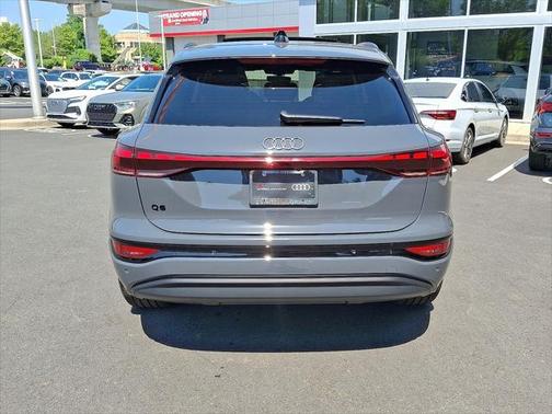 2025 Audi Q6 e-tron Premium Plus quattro
