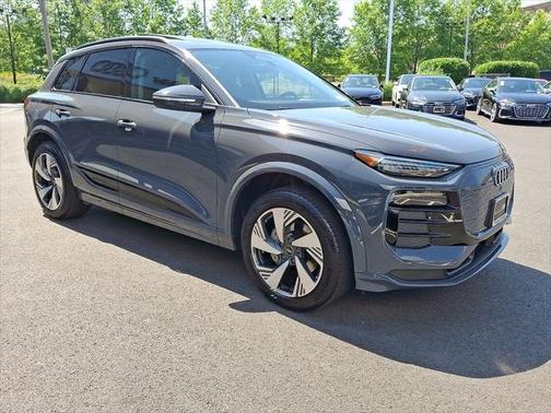 2025 Audi Q6 e-tron Premium Plus quattro