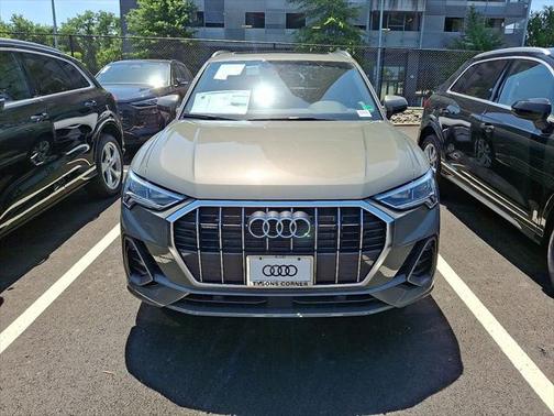 2025 Audi Q3 Premium 45 TFSI S line quattro Tiptronic