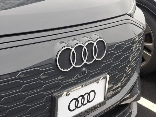 2025 Audi Q6 e-tron Premium quattro