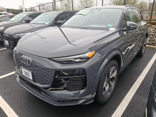 2025 Audi Q6 e-tron Premium quattro
