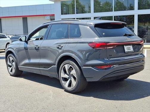 2025 Audi Q6 e-tron Premium quattro