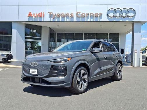 2025 Audi Q6 e-tron Premium quattro