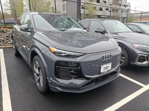 2025 Audi Q6 e-tron Premium quattro