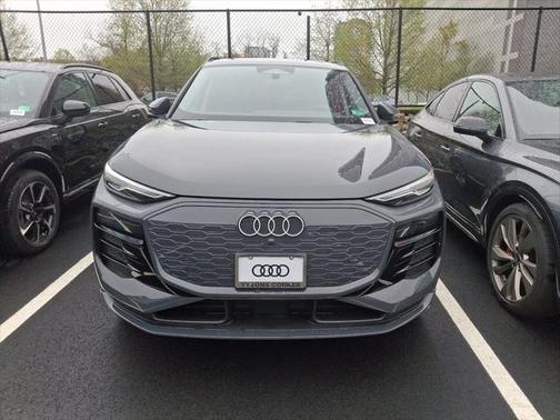 2025 Audi Q6 e-tron Premium quattro