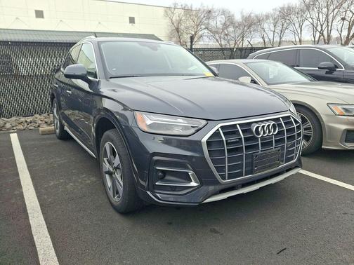2023 Audi Q5 40 Premium Plus