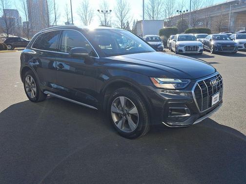 2023 Audi Q5 40 Premium Plus