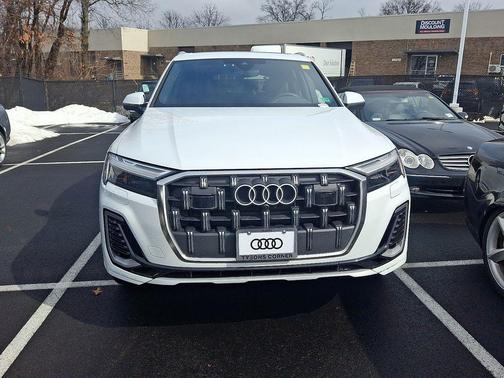 2025 Audi Q7 55 Premium Plus