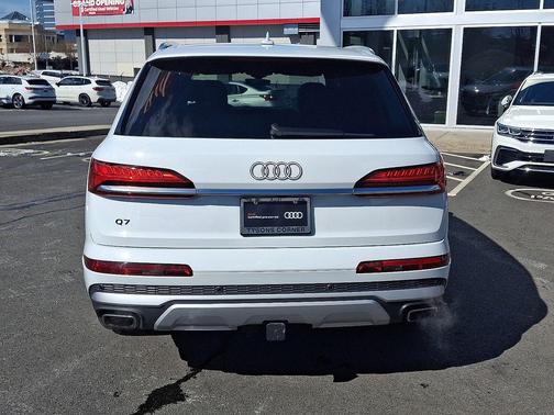 2025 Audi Q7 55 Premium Plus
