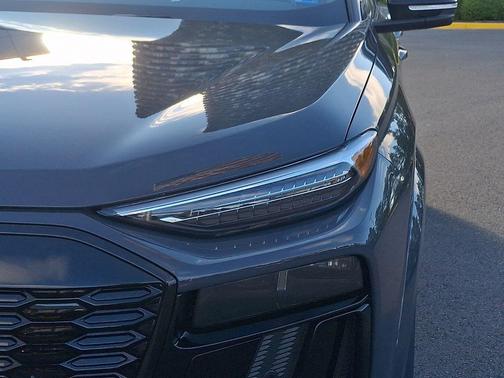 Magnet Gray 2027 Audi SQ6 e-tron Prestige