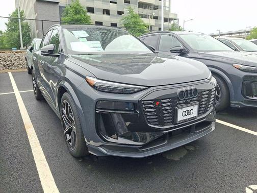 Magnet Gray 2027 Audi SQ6 e-tron Prestige