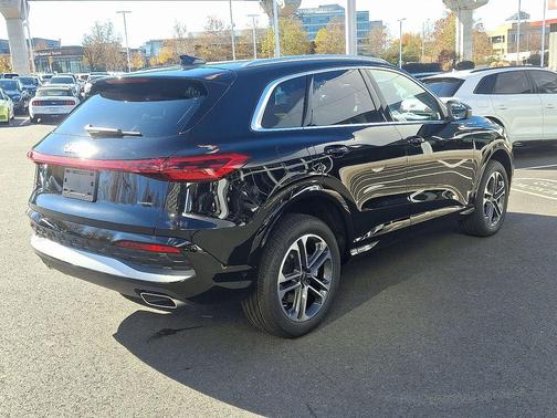 2025 Audi Q5 Premium TFSI quattro S tronic