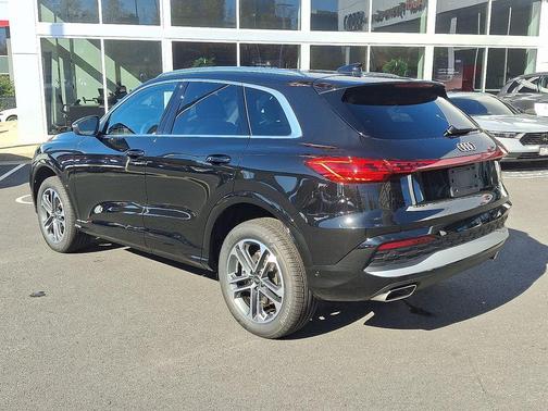 2025 Audi Q5 Premium TFSI quattro S tronic