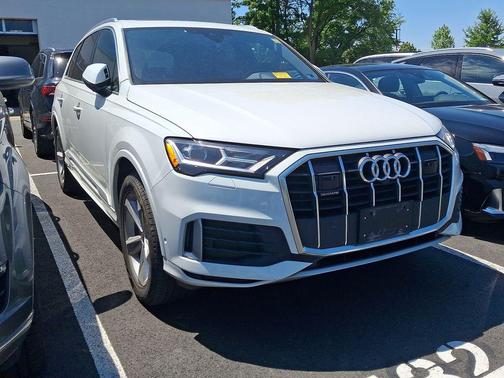Carrara White 2023 Audi Q7 45 Premium