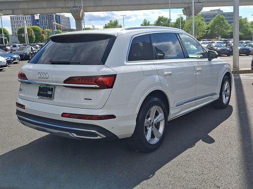 Carrara White 2023 Audi Q7 45 Premium