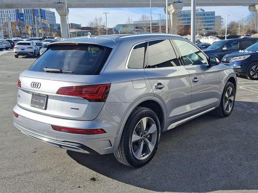 2023 Audi Q5 40 Premium Plus