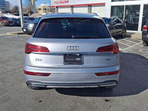 2023 Audi Q5 40 Premium Plus