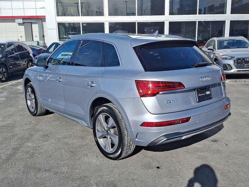 2023 Audi Q5 40 Premium Plus