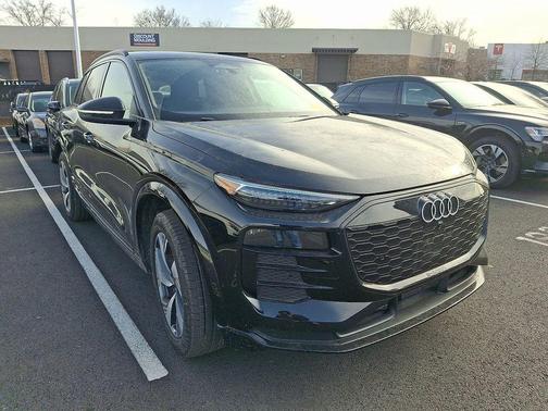 2025 Audi Q6 e-tron Premium Plus quattro