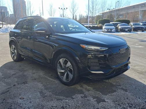 2025 Audi Q6 e-tron Premium Plus quattro