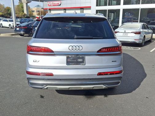 2022 Audi Q7 55 Prestige