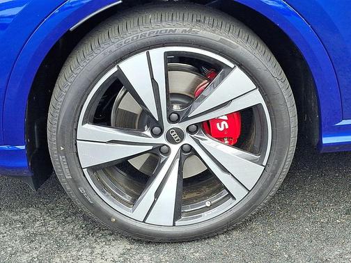 Ultra Blue Metallic 2026 Audi SQ5 3.0T Premium Plus