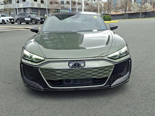 Bedford Green 2025 Audi RS e-tron GT performance