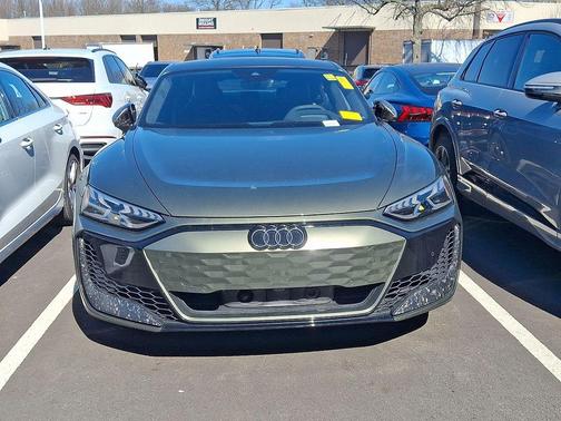 2025 Audi RS e-tron GT performance