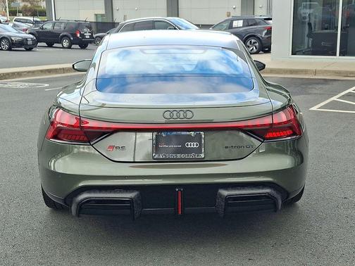 Bedford Green 2025 Audi RS e-tron GT performance